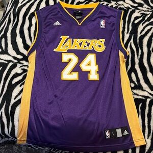 Never worn Kobe Bryant jersey! Size large!!